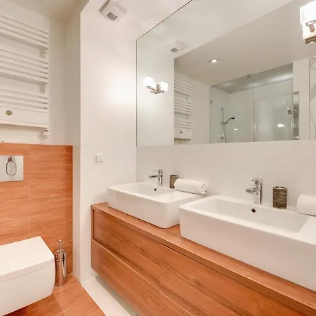 Gwiazda Baltyku 2min Plaza, Parking *